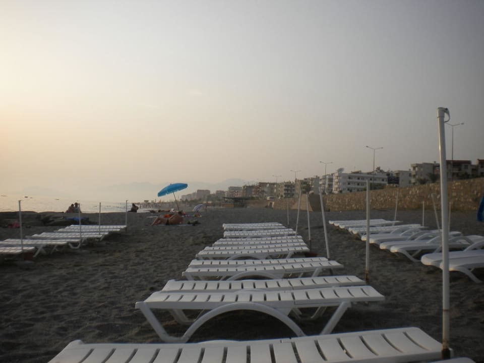 Pusta plaża około godz. 20 Doris Aytur Hotel