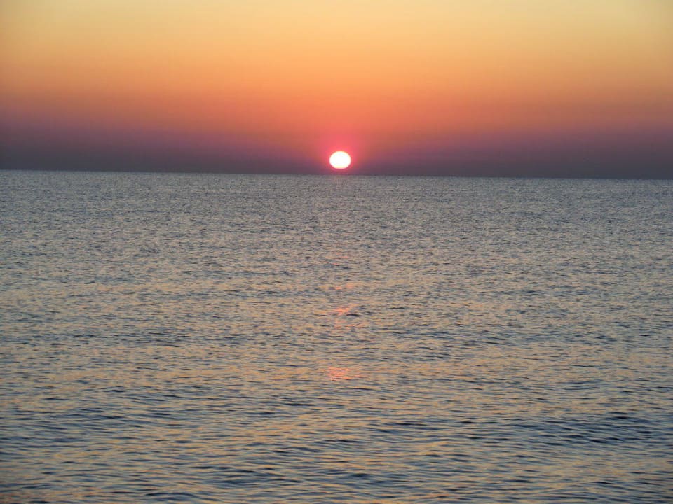 Sonnenaufgang am Strand El Mouradi Club Kantaoui