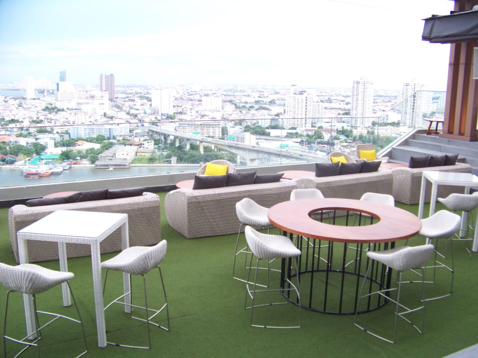 Gastro Avani+ Riverside Bangkok Hotel