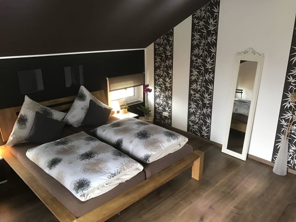 Doppelzimmer mit Gemeinschaftsbad MY HOME - Gästezimmer