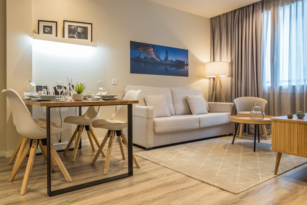Zimmer Bilbao City Center by abba Suites