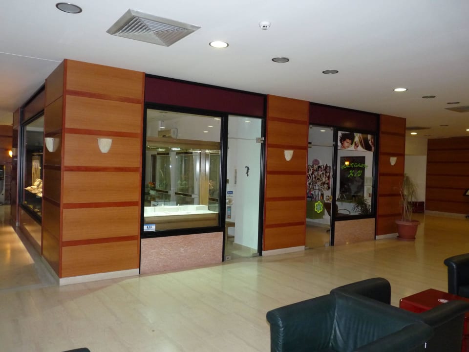 Shops Hotel Calypso Beach