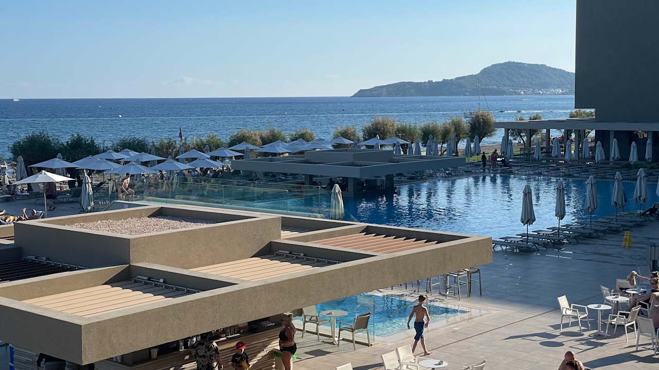 Pool Amada Colossos Resort