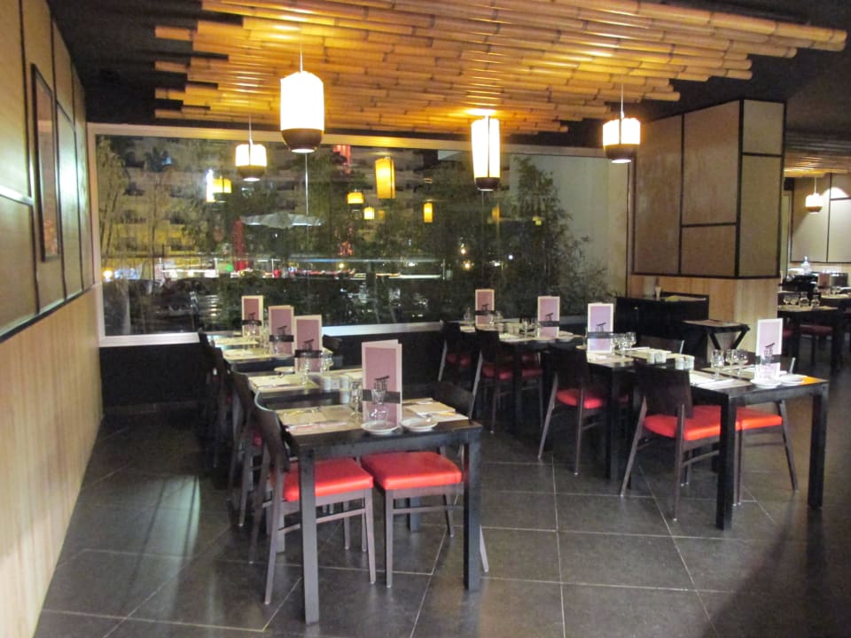 Restaurant ZHU Hotel Riu Papayas