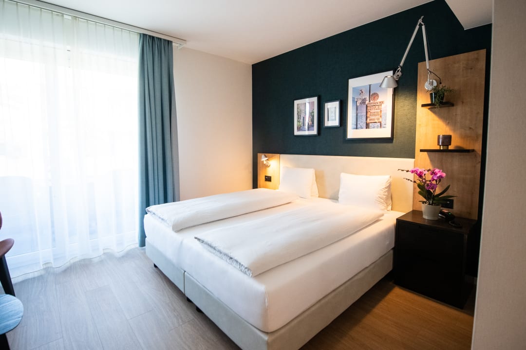 Zimmer Ascona Lodge, Pool & Garden Retreat