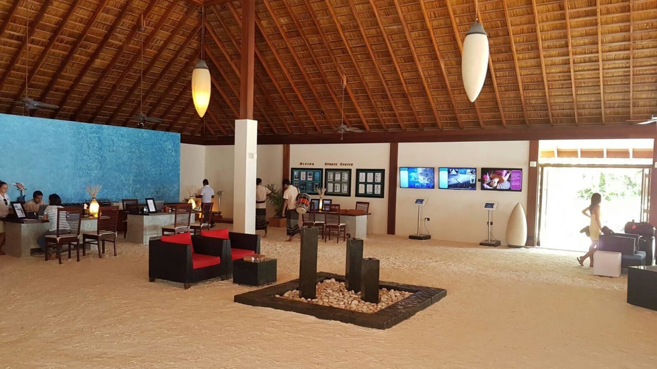 Rezeption Vilamendhoo Island Resort & Spa