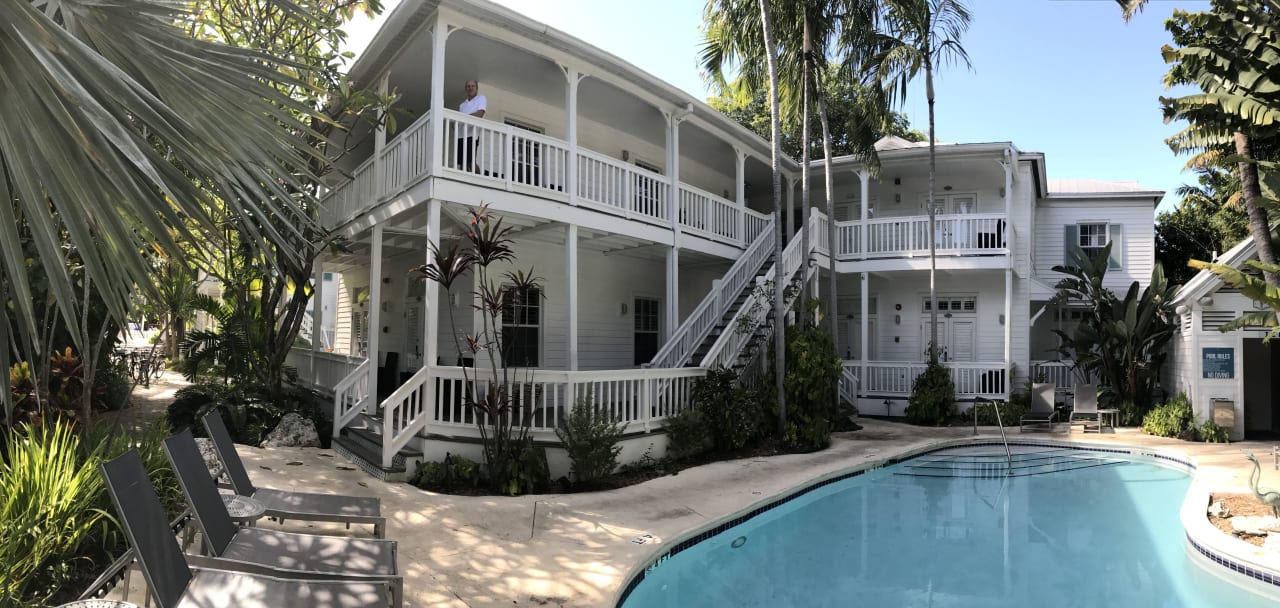 Hotel mit Pool  The Paradise Inn Guesthouse