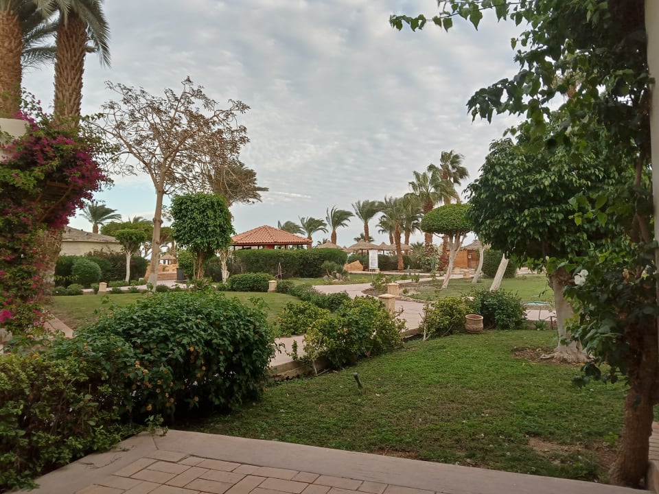 Gartenanlage Lotus Bay Beach Resort