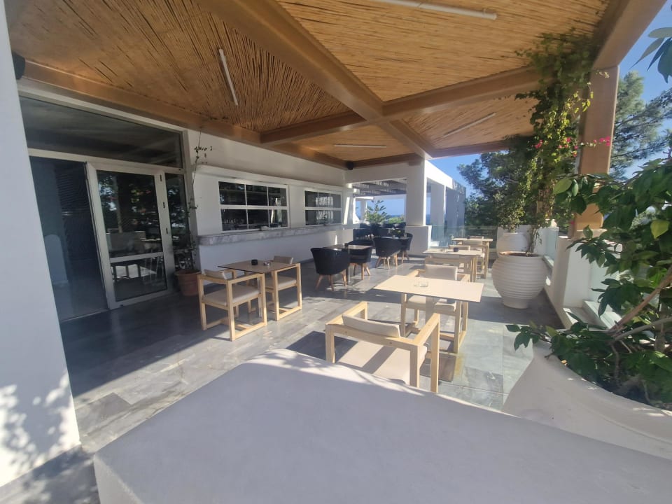 Gastro Hotel Kakkos Bay