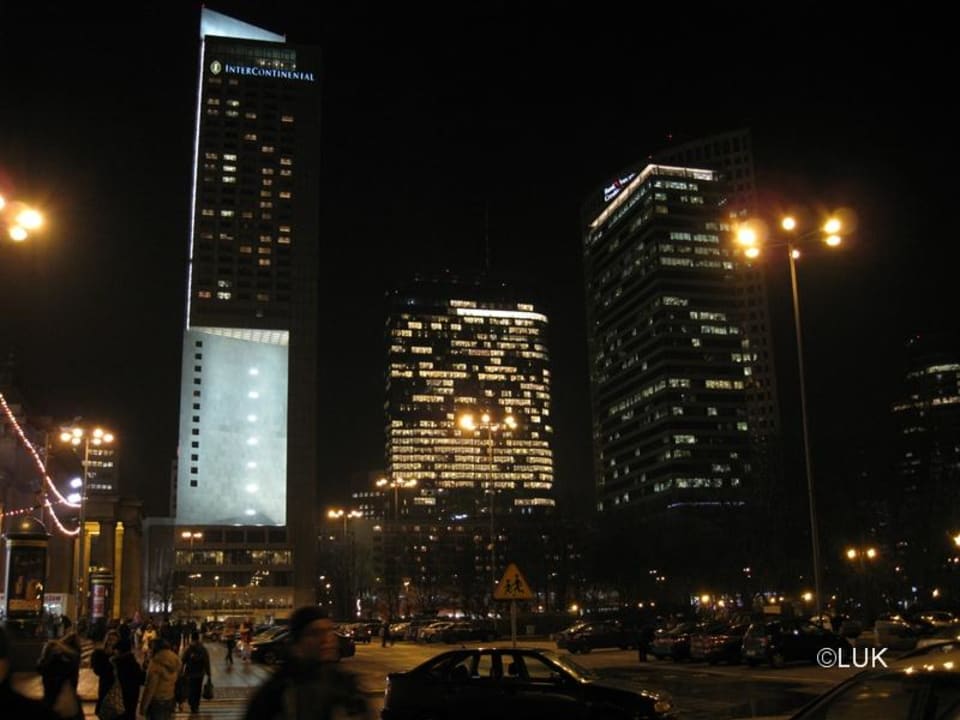 Außenansicht bei Nacht InterContinental Warszawa