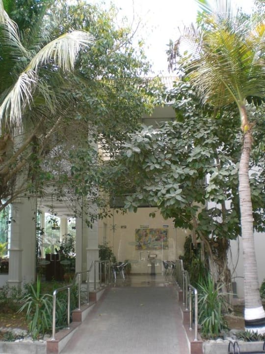 Eingang zum Restaurant Hotel Al Nahda Resort & Spa