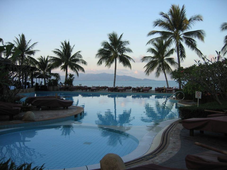 Pool mit Blick aufs Meer Bo Phut Resort & Spa