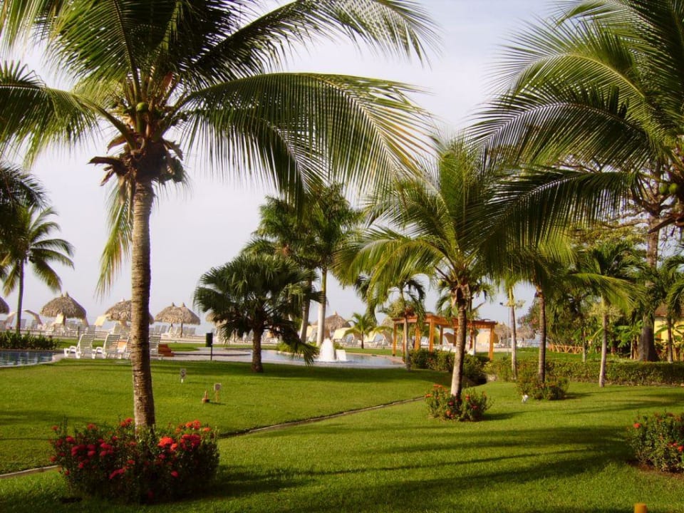 Gartenanlage mit Pool Grand Decameron Panama, A Trademark All Inclusive Resort