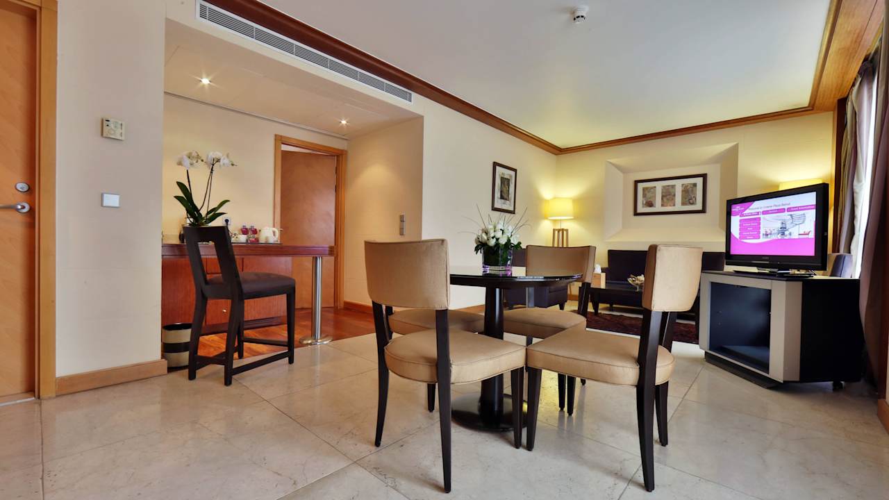 Falls Suite Hotel Crowne Plaza Beirut