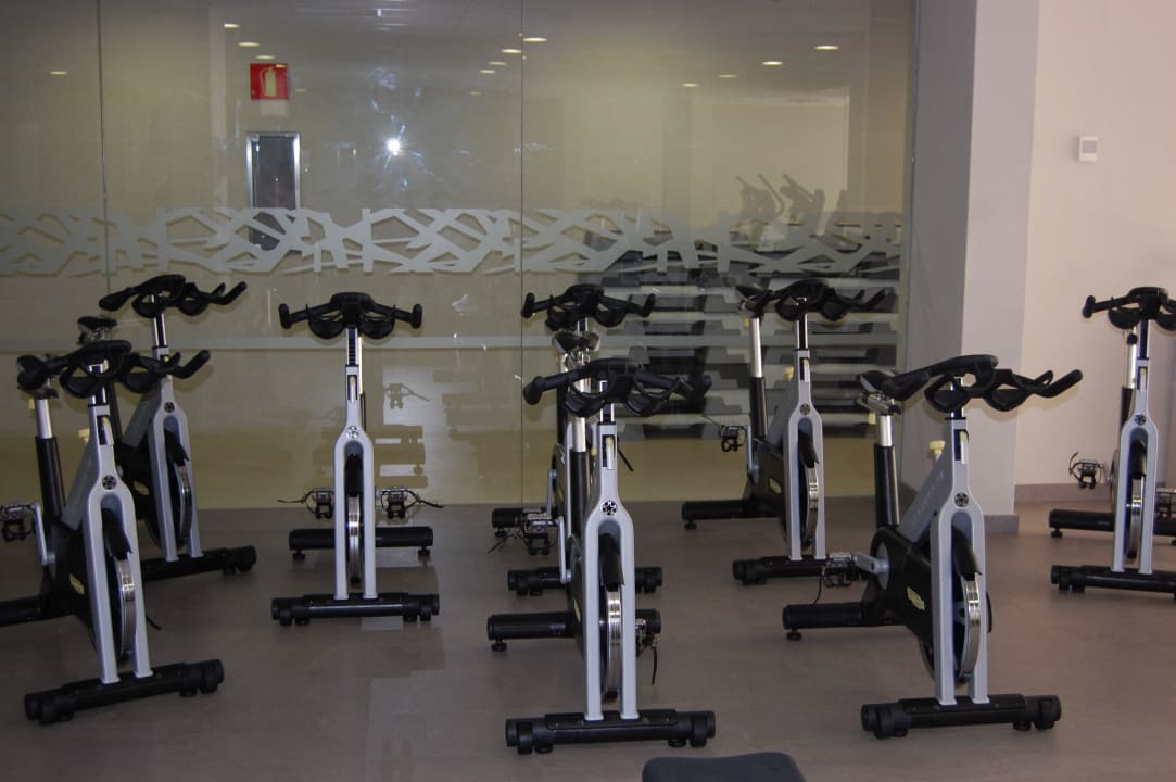 Spinningroom HD Beach Resort
