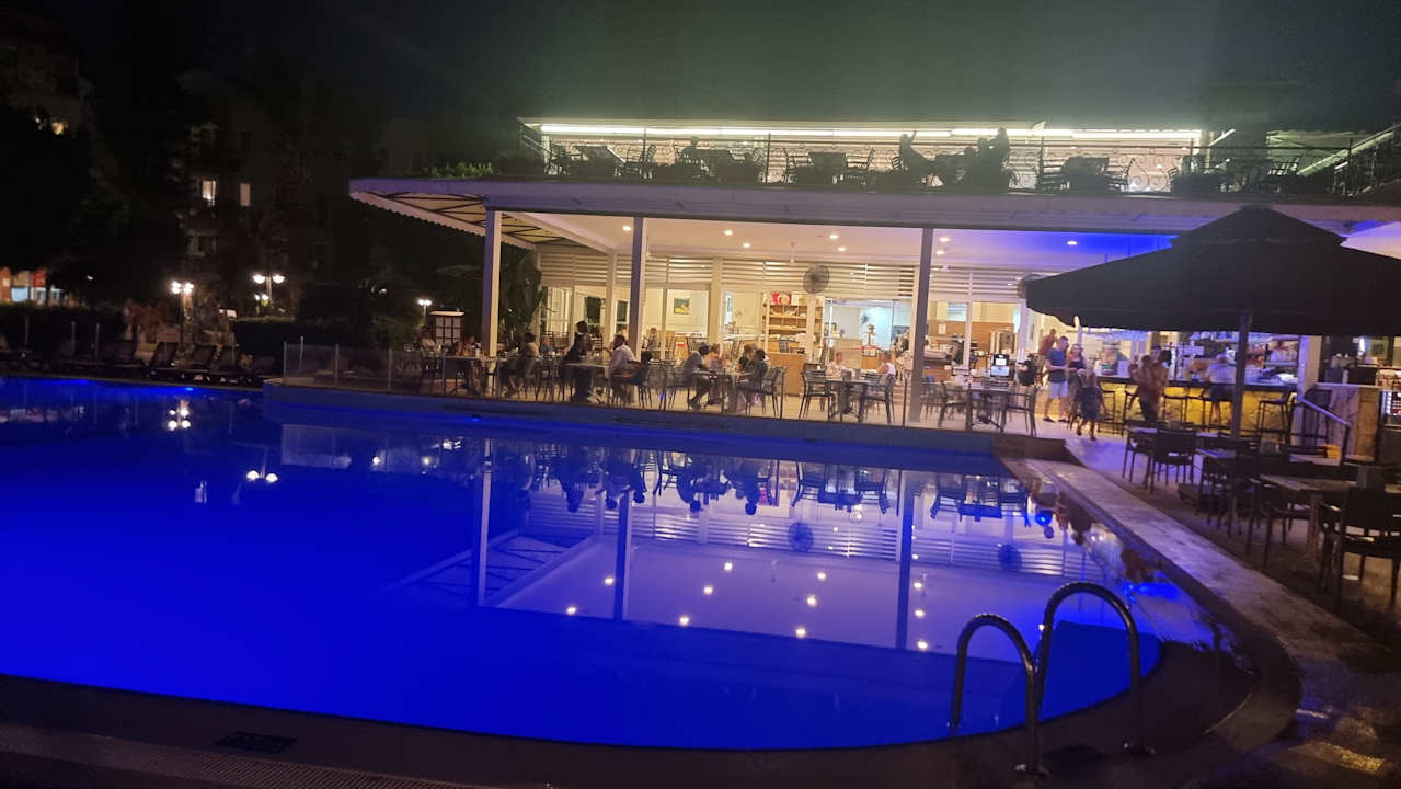Pool Hotel Gardenia Beach