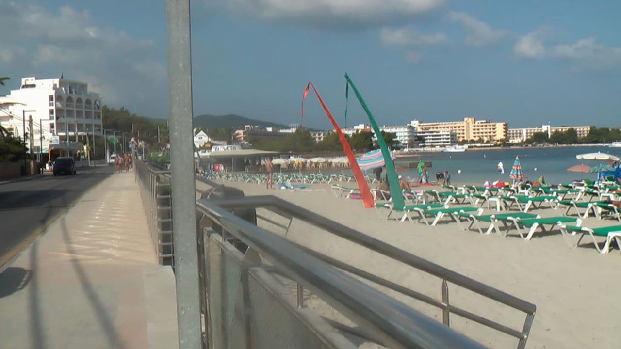 Strand an der Hauptstraße NYX Hotel Ibiza - adults only