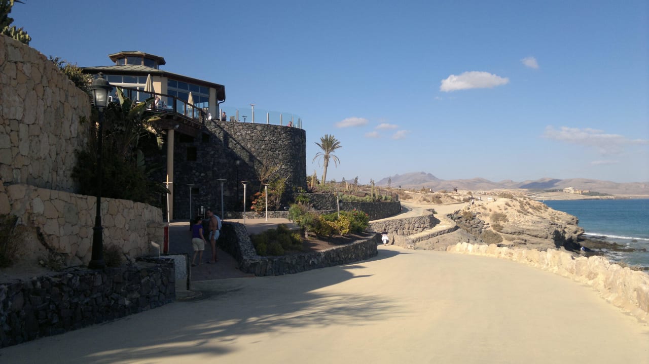 Vor dem Hotel R2 Pajara Beach