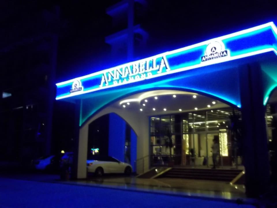 Bei Nacht Annabella Diamond Hotel & Spa