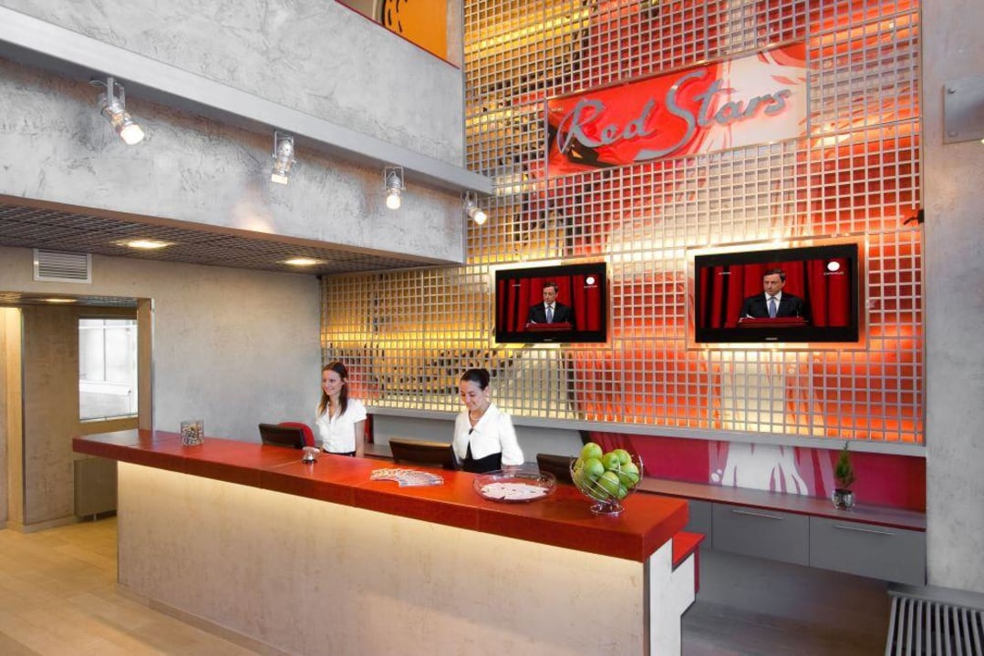 Ресепшен Hotel Red Stars