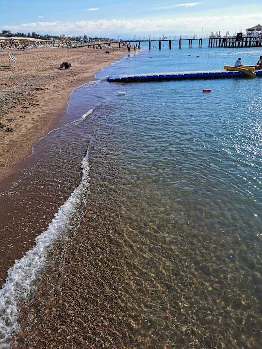 Strand Saturn Palace Resort Hotel