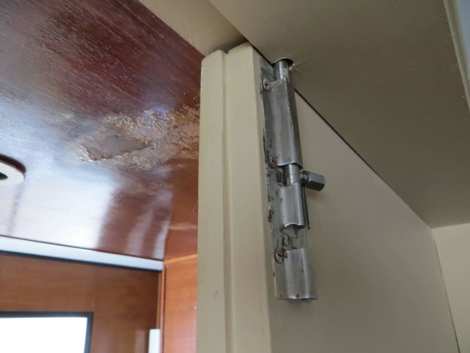 Zwischen Zimmer und Bad Adaaran Select Hudhuran Fushi - Premium All Inclusive