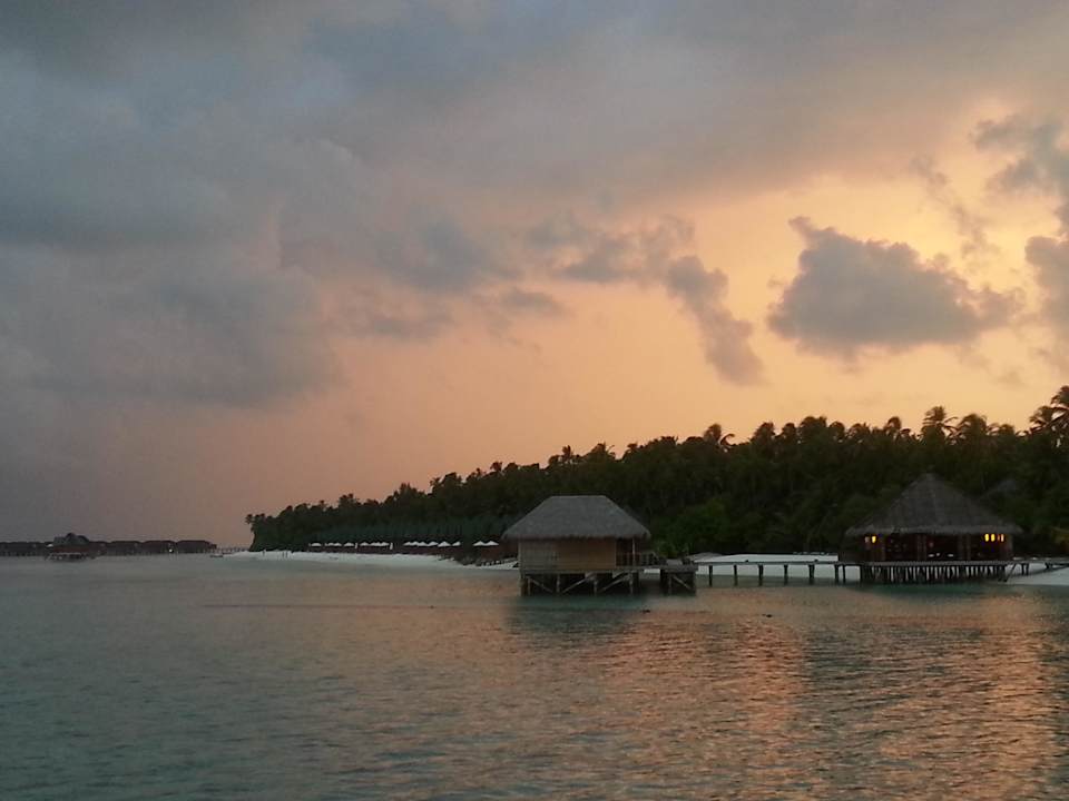 Sonnenuntergang Meeru Maldives Resort Island