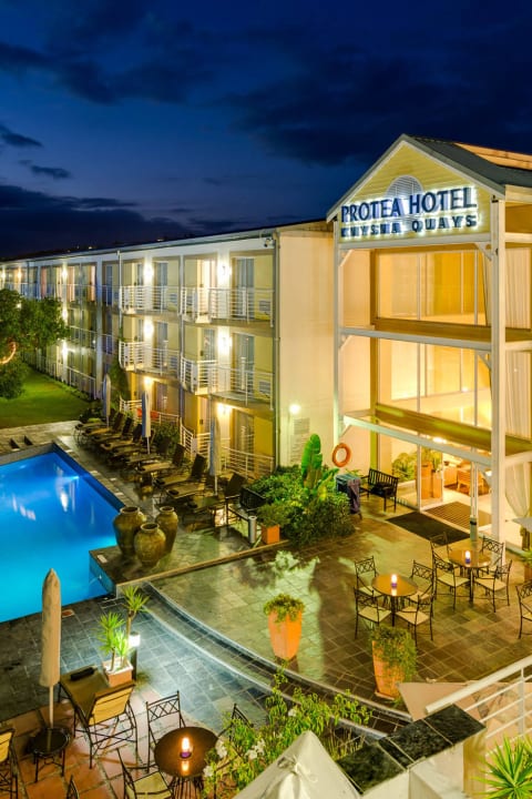 Hotel Entrance facing Watefront Protea Hotel by Marriott Knysna Quays