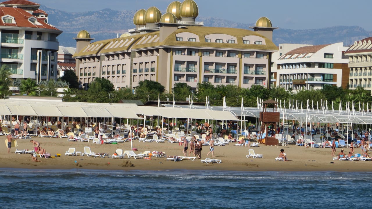 Hoteleigener Strand Aydinbey Kings Palace & Spa