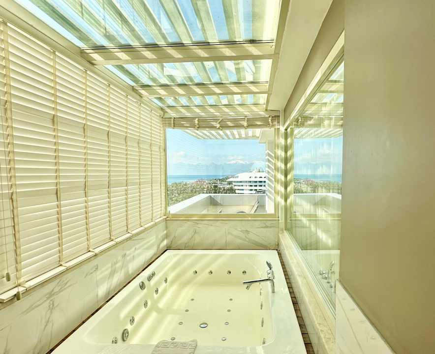 Zimmer Sherwood Exclusive Lara