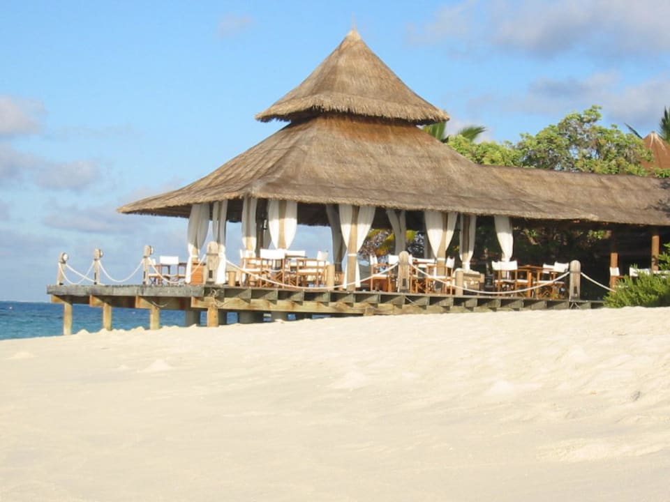Die Bar vor dem Restaurant Diamonds Thudufushi
