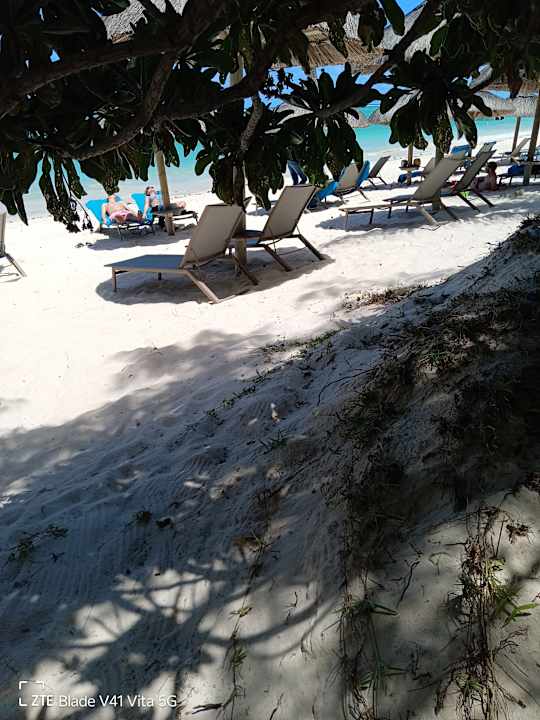 Strand Crystals Beach Resort Belle Mare, a member of Radisson Individuals