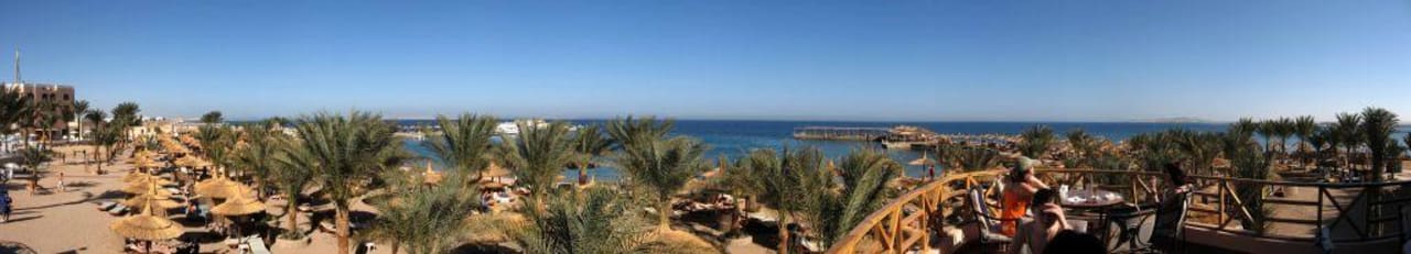 Panoramablick auf den Strand Beach Albatros Resort