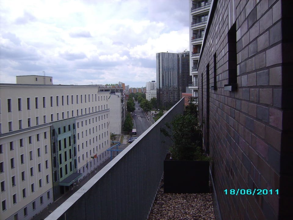 Minibalkon im 9.Stock  Motel One Berlin-Spittelmarkt