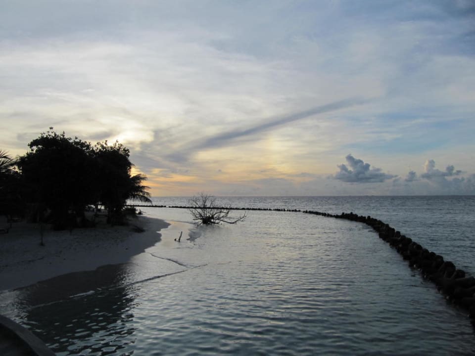 Brandungschutz im Norden Kuredu Island Resort & Spa
