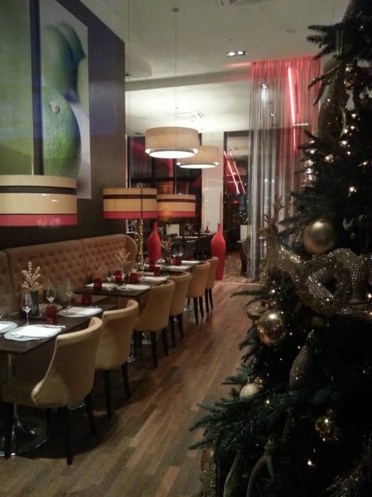 Frühstücksbereich Leonardo Royal Hotel Munich