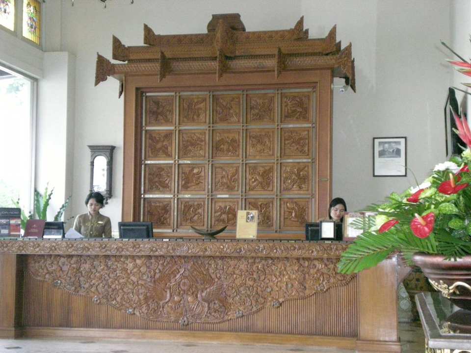 Rezeption The Phoenix Hotel Yogyakarta