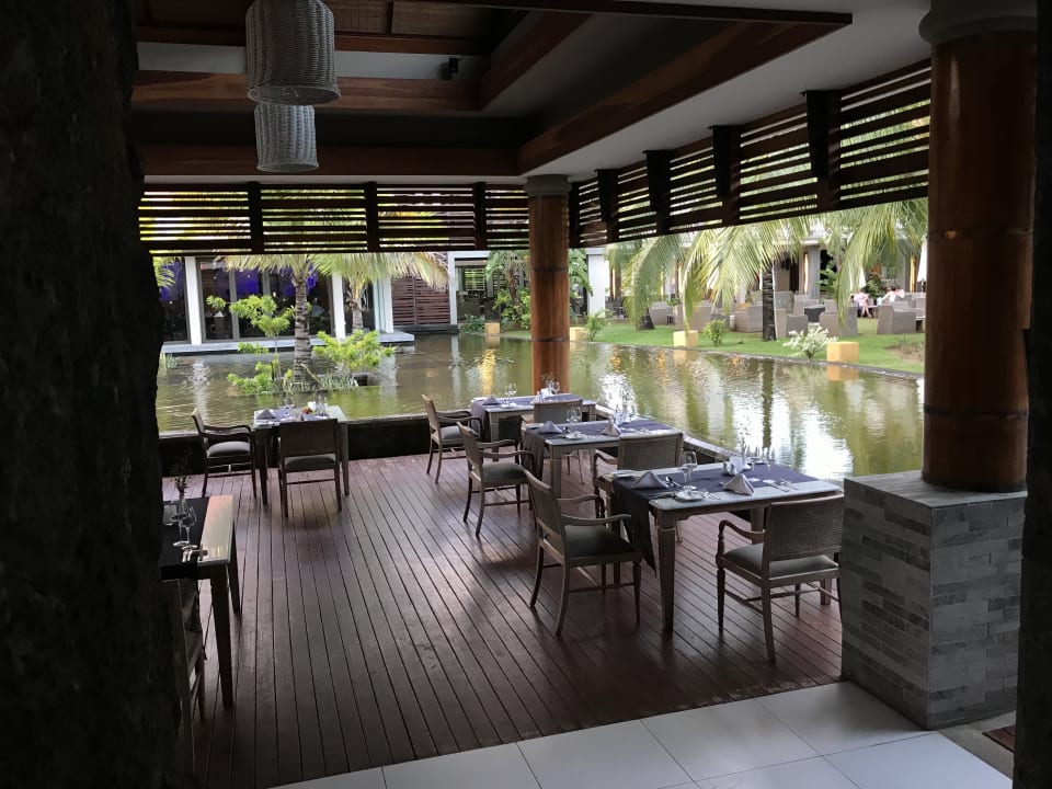 Asiatisches Restaurant. Crystals Beach Resort Belle Mare, a member of Radisson Individuals