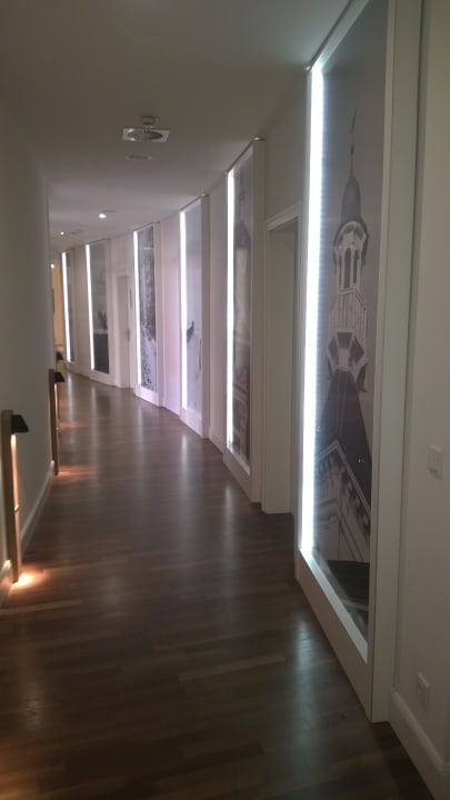 Gang im Wellnessbereich Steigenberger Grandhotel & Spa