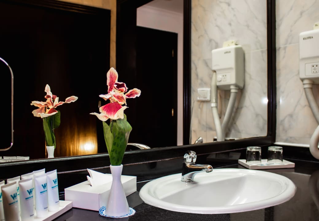 Zimmer White Valley Palace