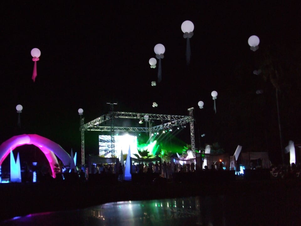"Night in white" mega Party am Strand ROBINSON ÇAMYUVA