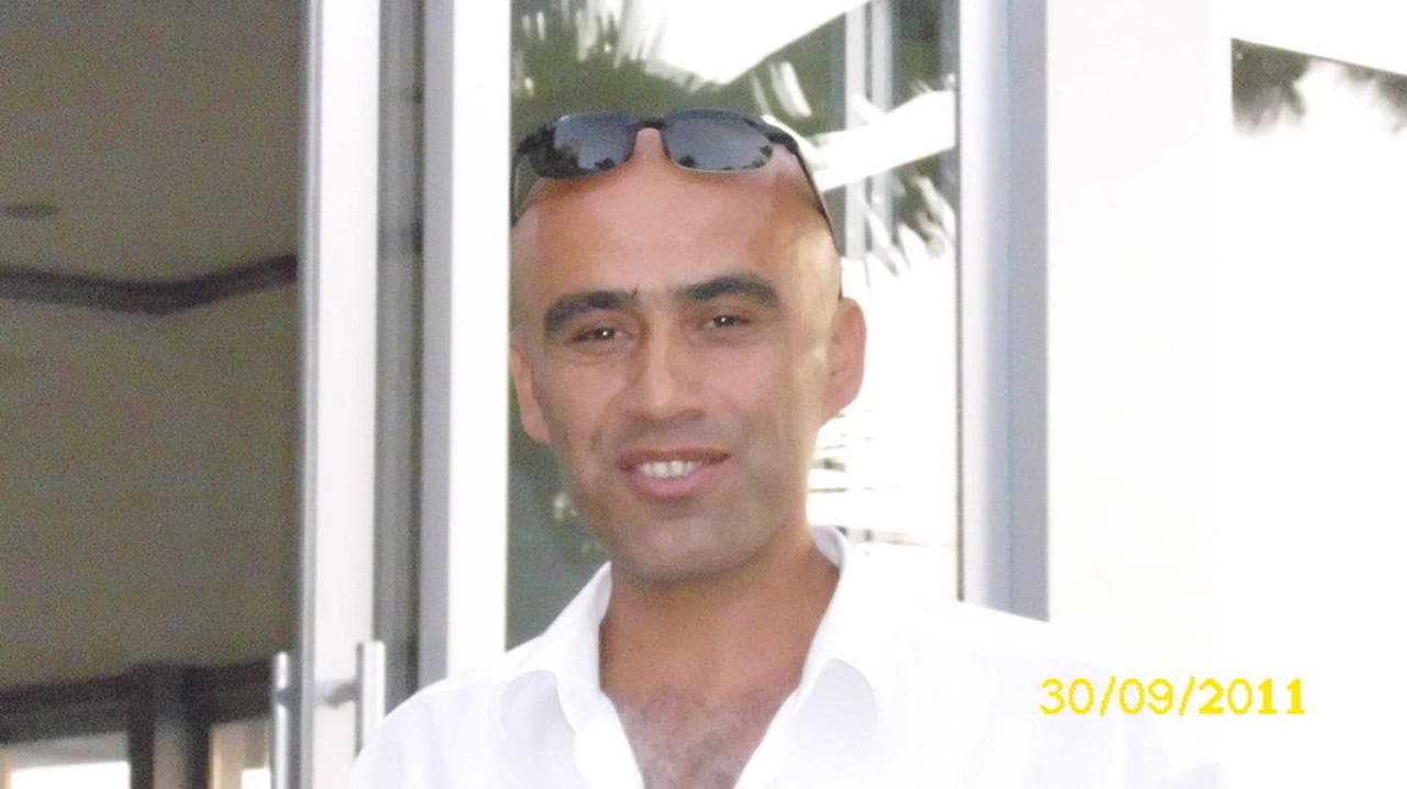 Hussein, der Mann für alle Fälle Clover Magic Nova Beach