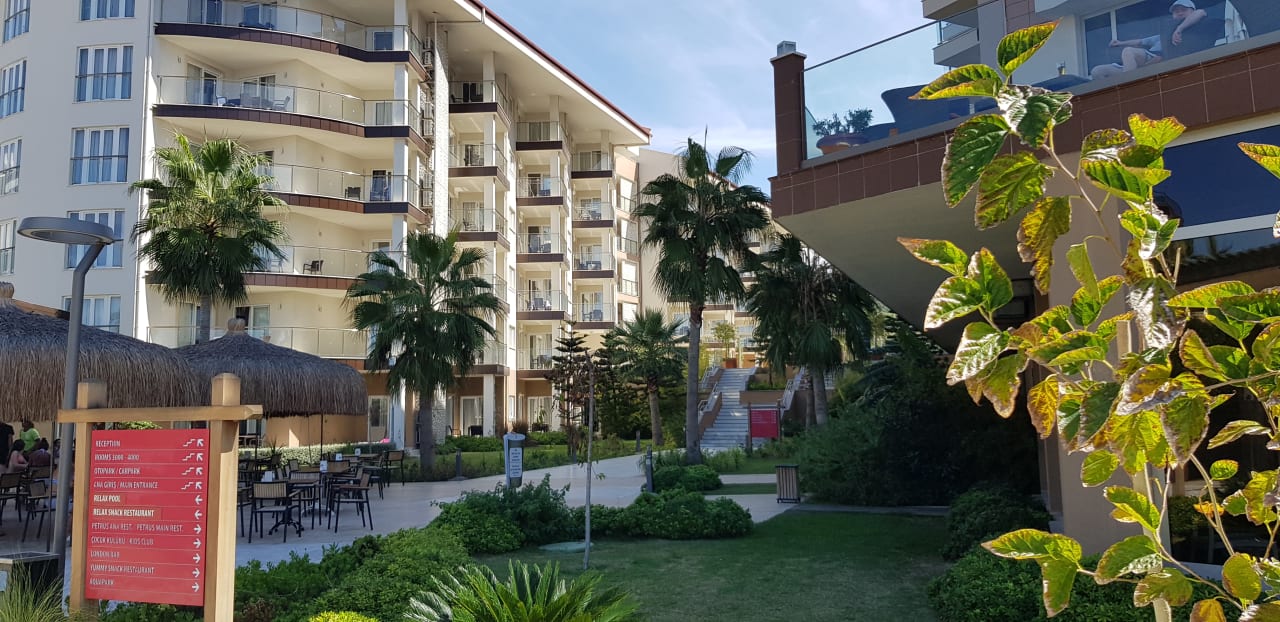Außenansicht Ramada Resort Kusadasi & Golf