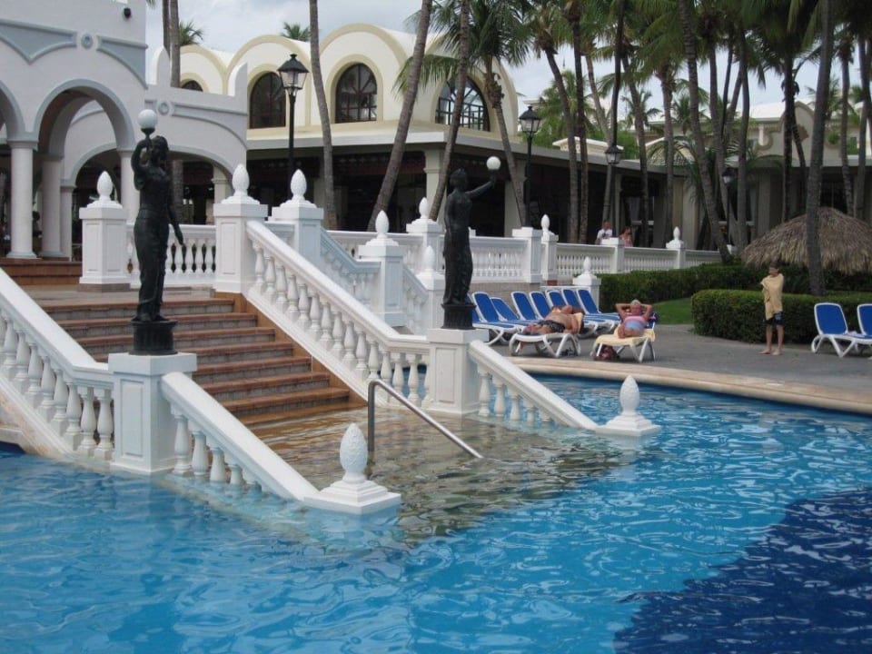  Von Bar La Plaza in den Pool Hotel Riu Bambu