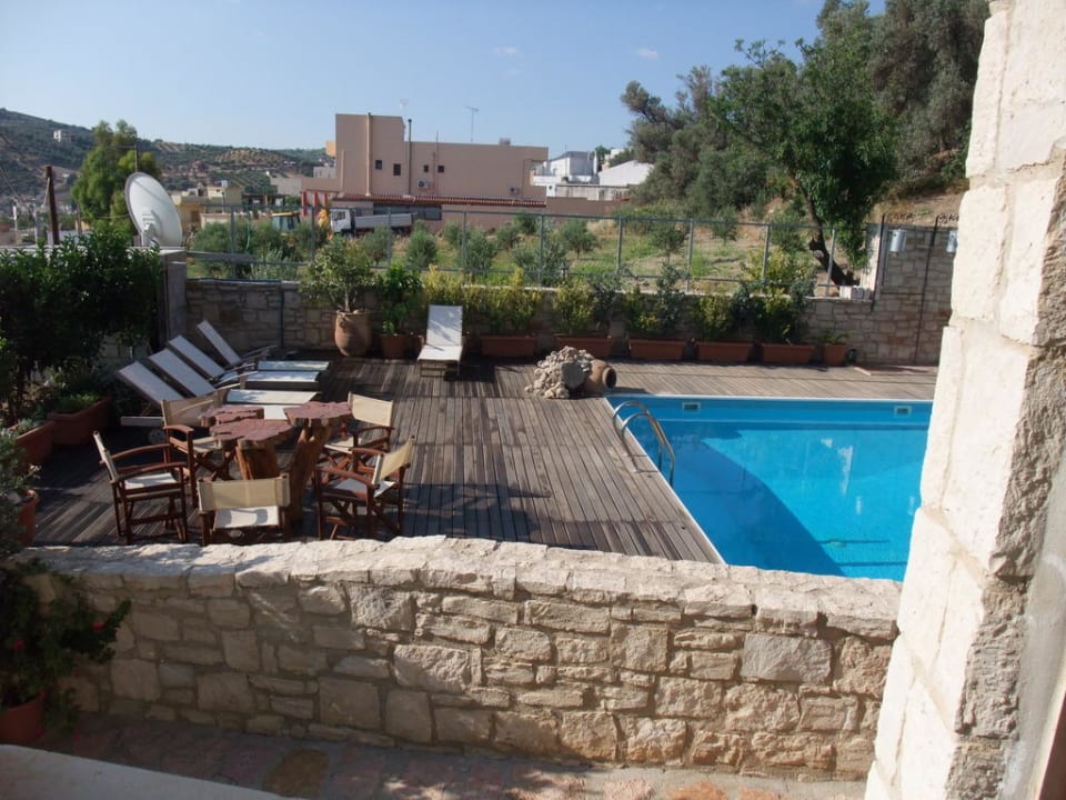 Poolbereich Hotel Asion Lithos