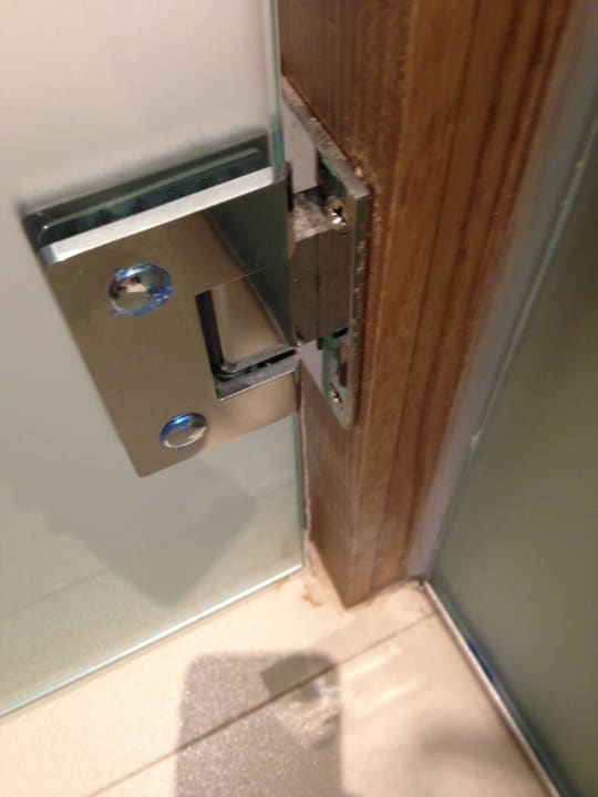 Schlecht verarbeitet/dreckig/undicht Zafiro Palace Alcudia