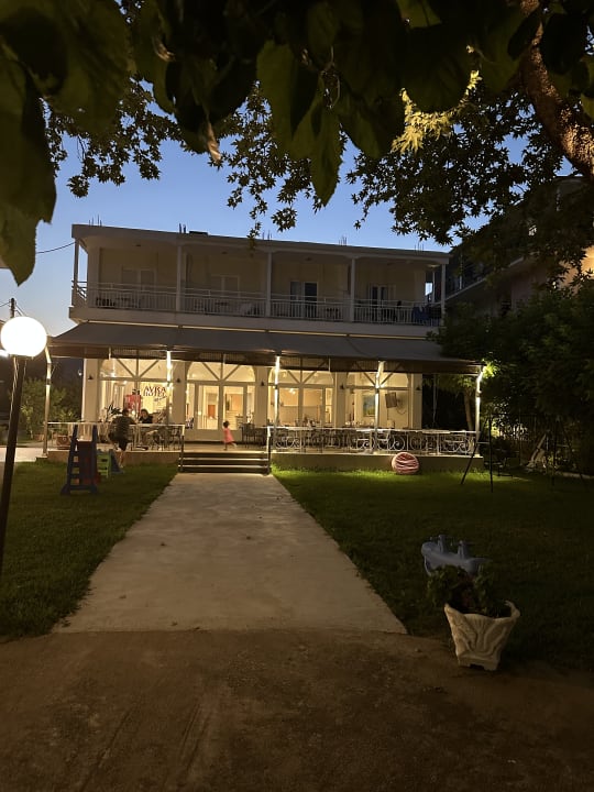 Außenansicht Hotel Avra Beach