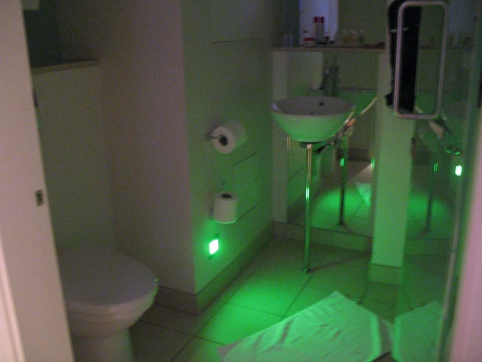 Nachts im Badezimmer The Cumberland, London