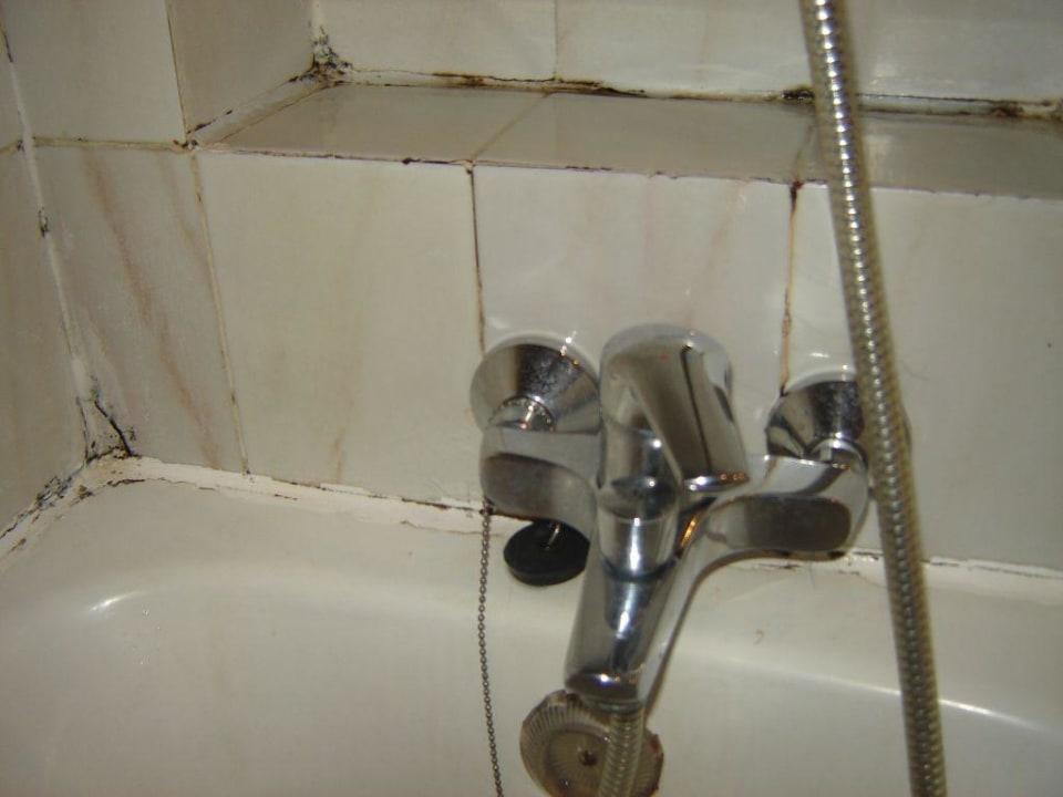 Der Wasserhahn in der Badewanne bzw Dusche Hotel Marhaba Palace