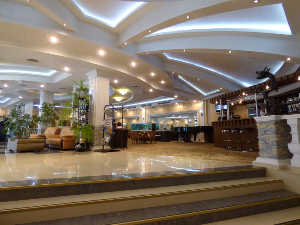 Lobby Hotel Golden Dragon